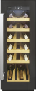 Candy DiVino Cantinetta Vino da Incasso, 20 Bottiglie, 1 Zona, con Vetro Anti-UV e Filtro ai Carboni Attivi, 6 Ripiani in Legno, Luce LED Interna, Classe F, 29,5 x 57,5 x 81,3 cm, Nera - CCVB 30/1